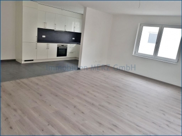 Top ausgestatte 4-Zimmer Wohnung mit Aufzug + Balkon + EBK, 71149 Bondorf , Kr Böblingen, Etagenwohnung